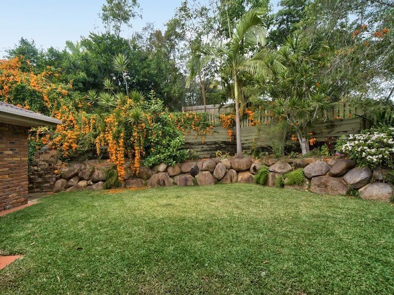 11 Sharon Ct, Albany Creek QLD 4035
