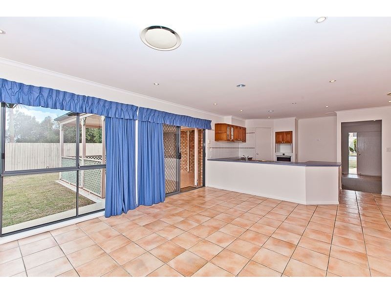 16 Red Gum Close, Bridgeman Downs QLD 4035