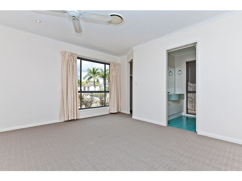 16 Red Gum Close, Bridgeman Downs QLD 4035