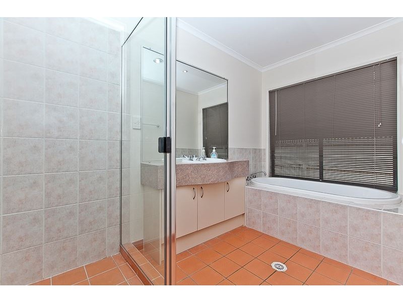 16 Red Gum Close, Bridgeman Downs QLD 4035