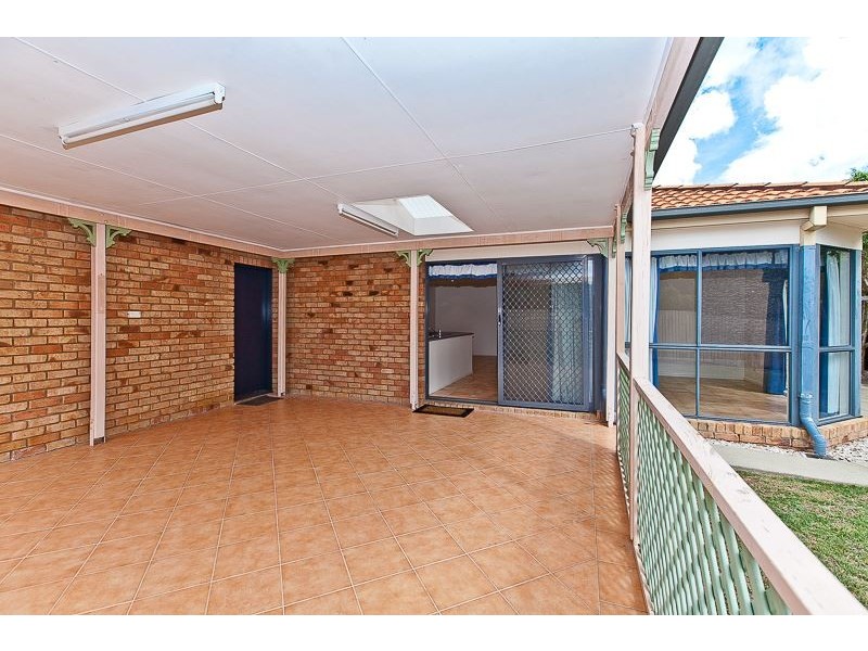 16 Red Gum Close, Bridgeman Downs QLD 4035