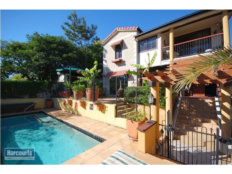 1 Woodmere St, Ferny Hills QLD 4055