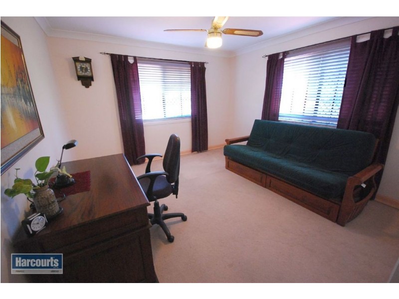 1 Woodmere St, Ferny Hills QLD 4055