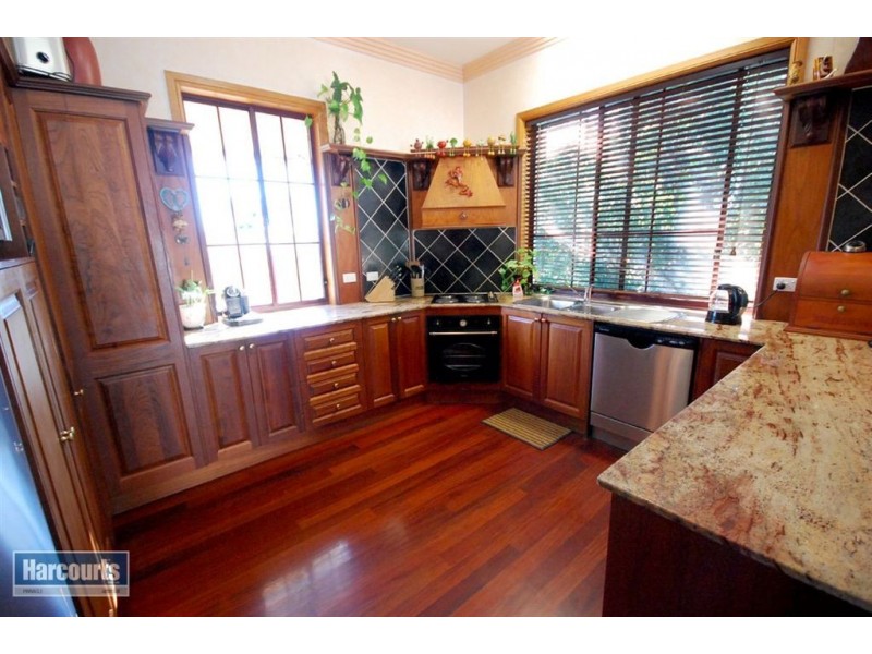 1 Woodmere St, Ferny Hills QLD 4055