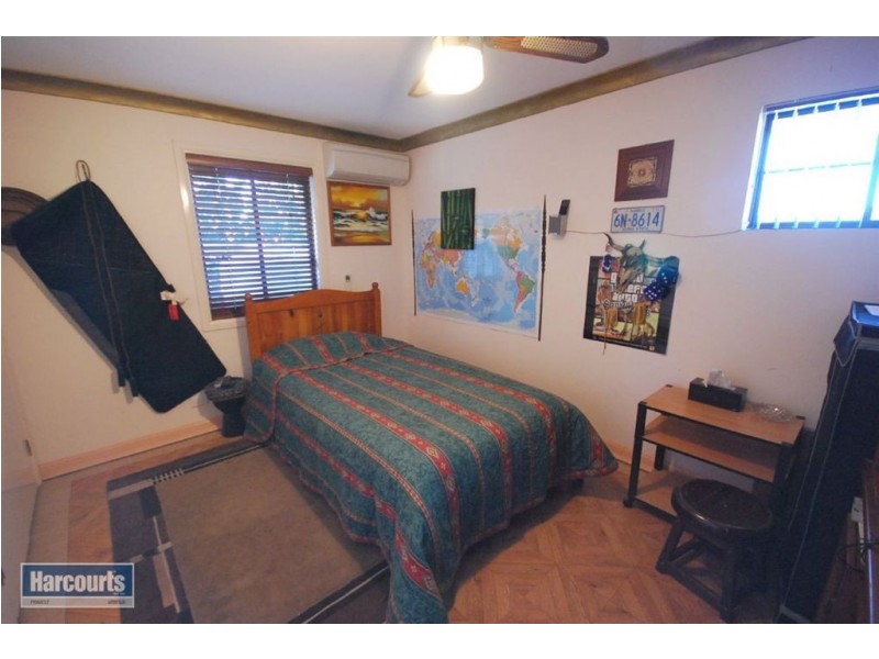 1 Woodmere St, Ferny Hills QLD 4055