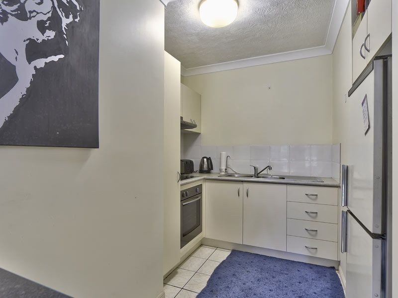 2/18 Pilba Street, Chermside QLD 4032