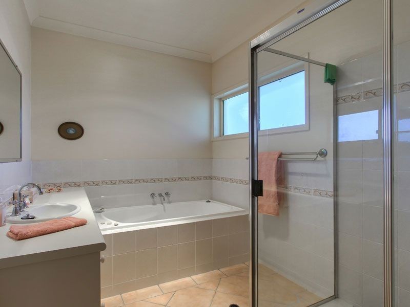 7 Augusta Ct, Albany Creek QLD 4035