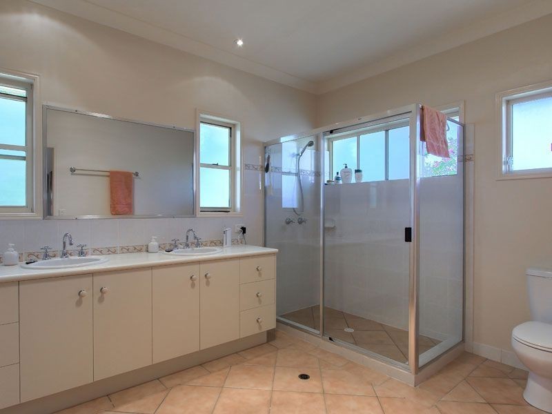 7 Augusta Ct, Albany Creek QLD 4035