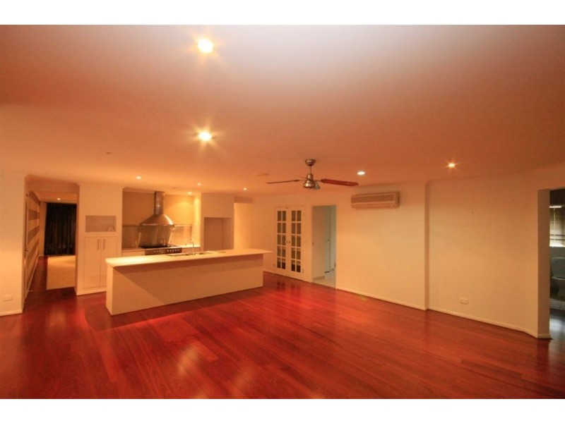 8 Brigalow Cl, Bridgeman Downs QLD 4035