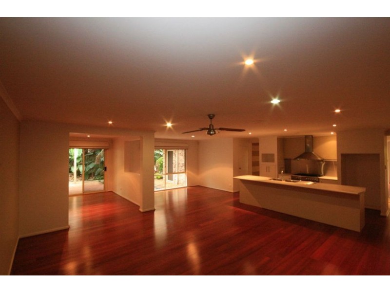 8 Brigalow Cl, Bridgeman Downs QLD 4035