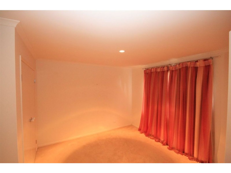 8 Brigalow Cl, Bridgeman Downs QLD 4035