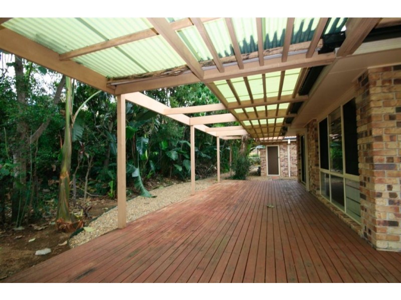 8 Brigalow Cl, Bridgeman Downs QLD 4035