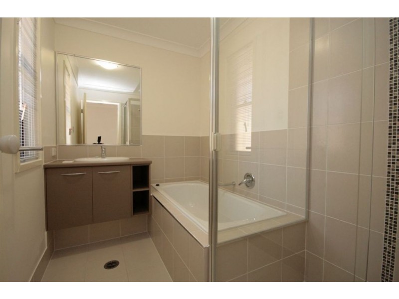 4 Conondale St, Fitzgibbon QLD 4018