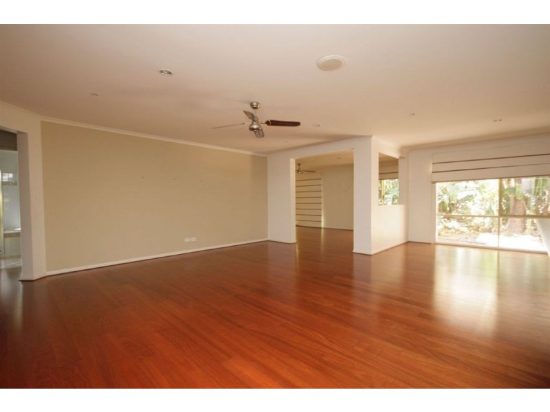 8 Brigalow Cl, Bridgeman Downs QLD 4035