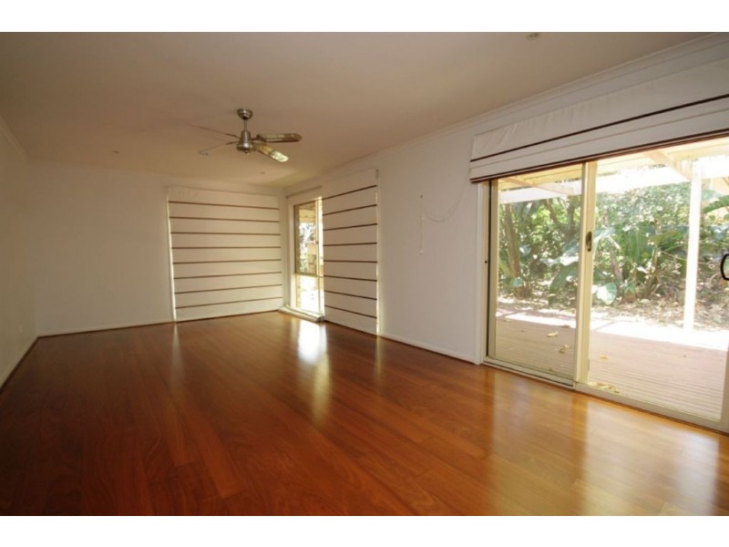 8 Brigalow Cl, Bridgeman Downs QLD 4035