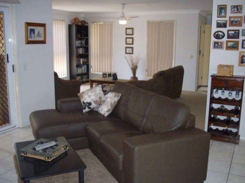 51 Rose Cr, Fitzgibbon QLD 4018