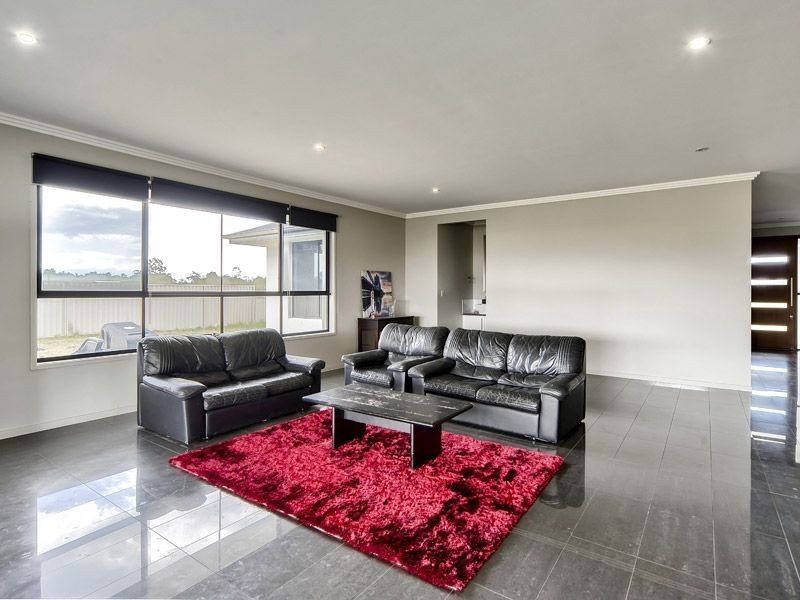 27 Hudson Way, Ningi QLD 4511