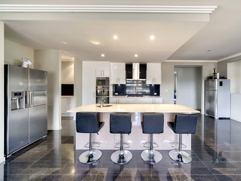 27 Hudson Way, Ningi QLD 4511