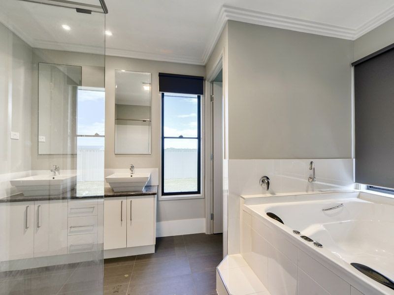 27 Hudson Way, Ningi QLD 4511