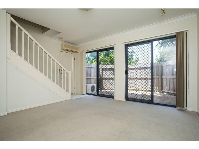 1/34 Silvyn Street, Redcliffe QLD 4020
