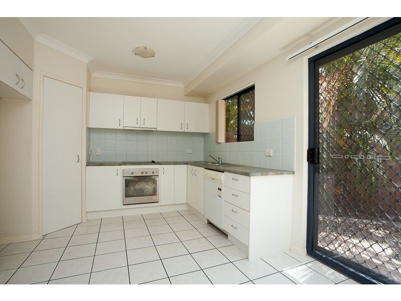 1/34 Silvyn Street, Redcliffe QLD 4020