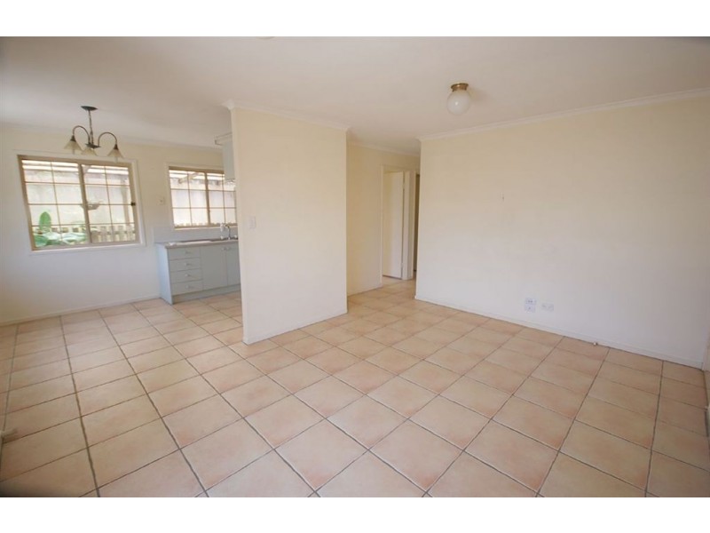 2/15 River Gum Cl, Fitzgibbon QLD 4018