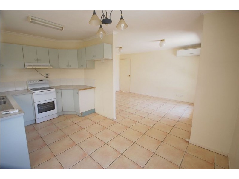 2/15 River Gum Cl, Fitzgibbon QLD 4018