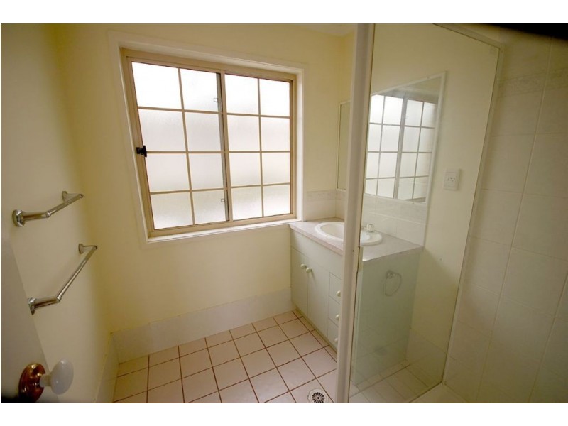 2/15 River Gum Cl, Fitzgibbon QLD 4018