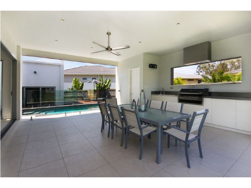 40 Asciano Pl, Bridgeman Downs QLD 4035