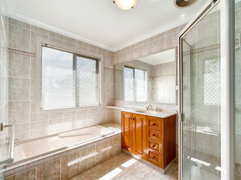 79 Voyager Cct, Bridgeman Downs QLD 4035