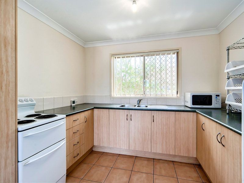 2/9 Conifer Close, Fitzgibbon QLD 4018