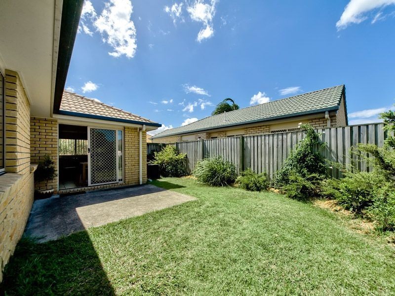 2/9 Conifer Close, Fitzgibbon QLD 4018