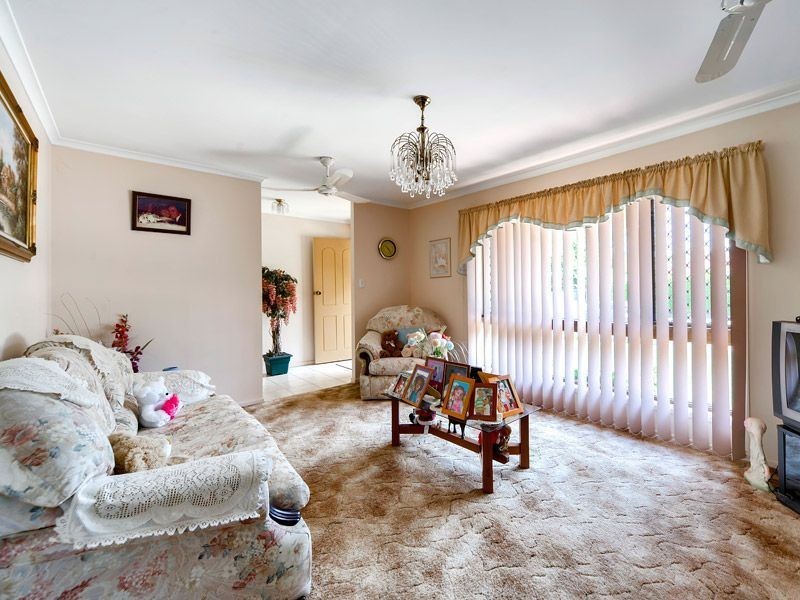 3 Oleron Tce, Petrie QLD 4502