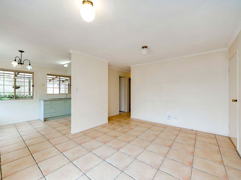 2/15 River Gum Close, Fitzgibbon QLD 4018