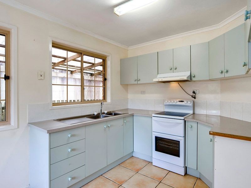 2/15 River Gum Close, Fitzgibbon QLD 4018