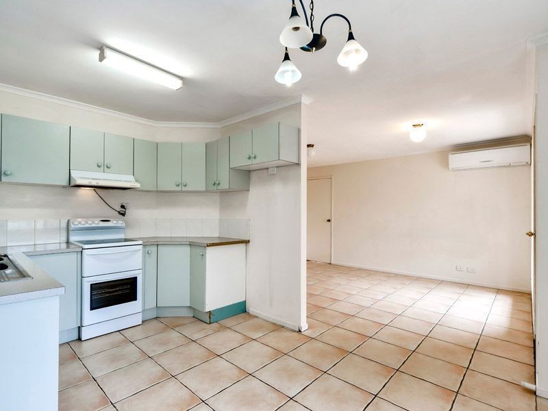 2/15 River Gum Close, Fitzgibbon QLD 4018