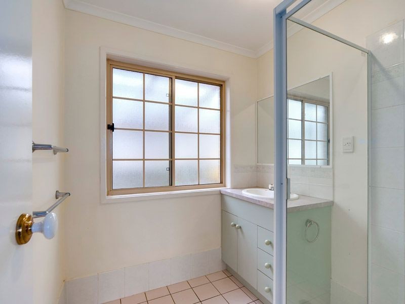 2/15 River Gum Close, Fitzgibbon QLD 4018