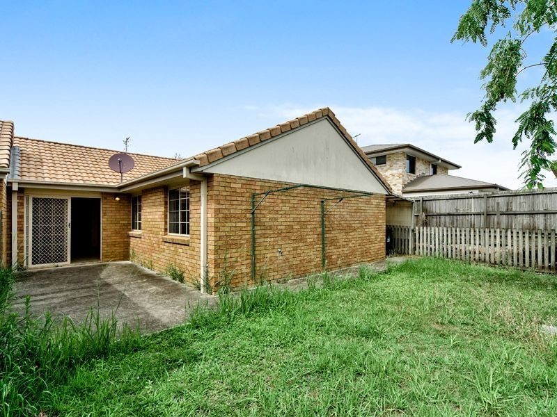 2/15 River Gum Close, Fitzgibbon QLD 4018