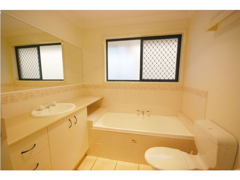 3 Macadam Ct, Kallangur QLD 4503