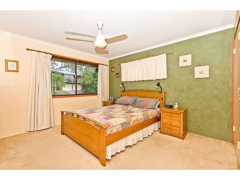 4 Leckmy St, Ferny Grove QLD 4055