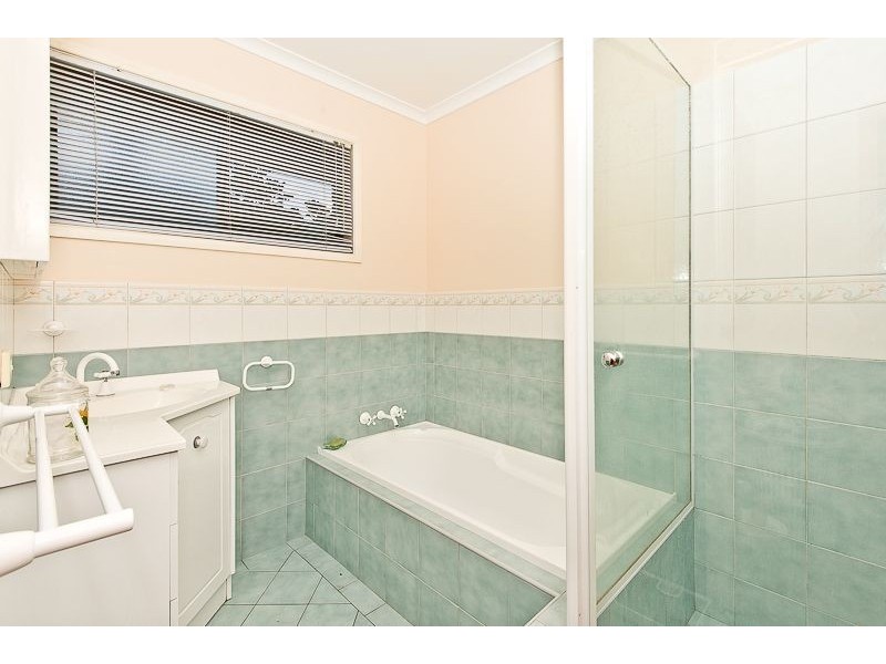 4 Leckmy St, Ferny Grove QLD 4055