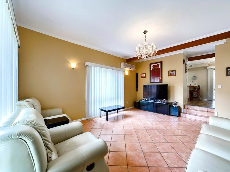 2/142 Bunya Road, Arana Hills QLD 4054