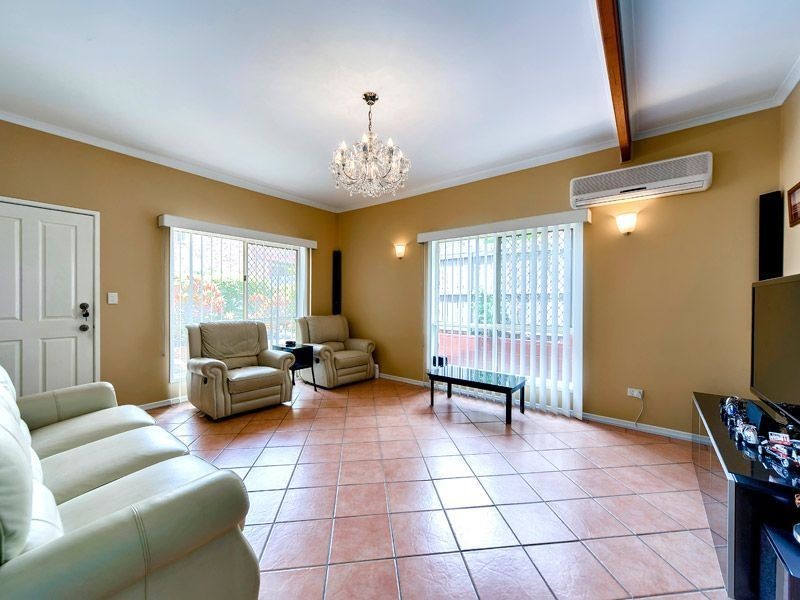 2/142 Bunya Road, Arana Hills QLD 4054