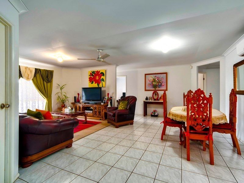 67 Rose Cr, Fitzgibbon QLD 4018