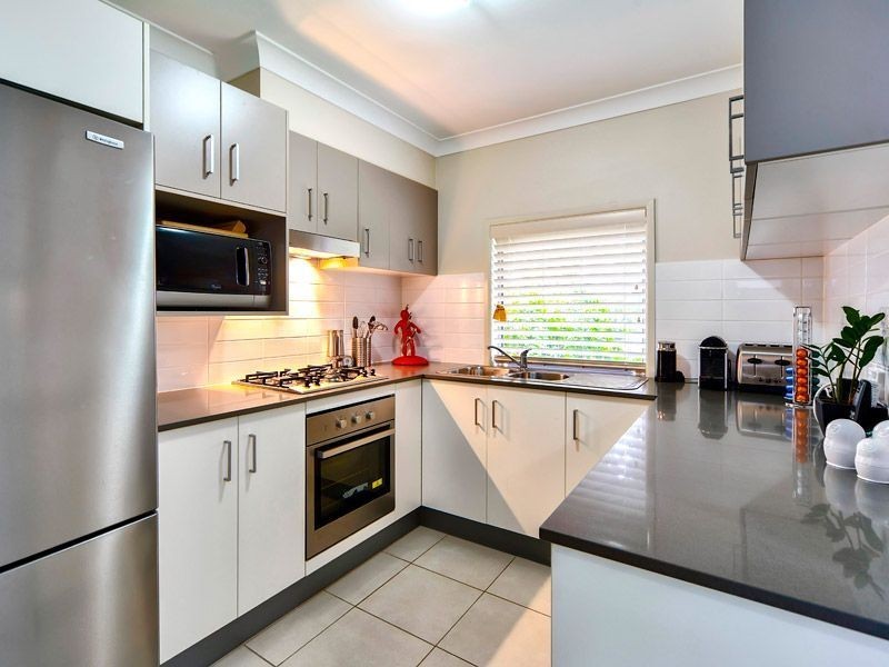 2/12 Carnarvon Crescent, Fitzgibbon QLD 4018