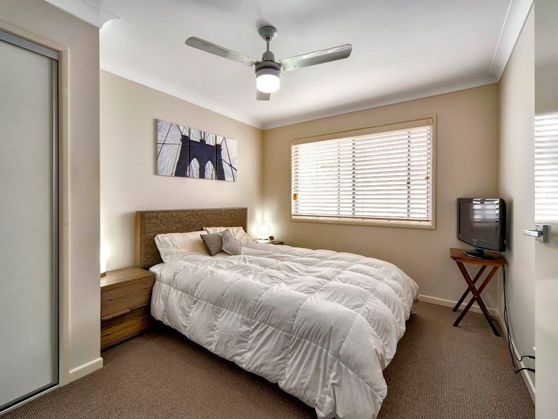 2/12 Carnarvon Crescent, Fitzgibbon QLD 4018