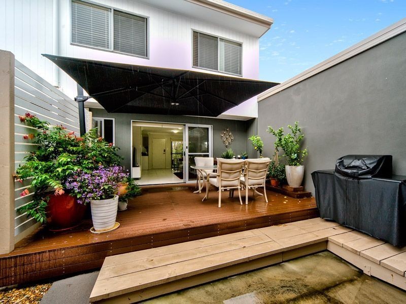 2/12 Carnarvon Crescent, Fitzgibbon QLD 4018