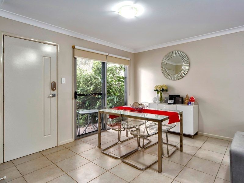 2/12 Carnarvon Crescent, Fitzgibbon QLD 4018