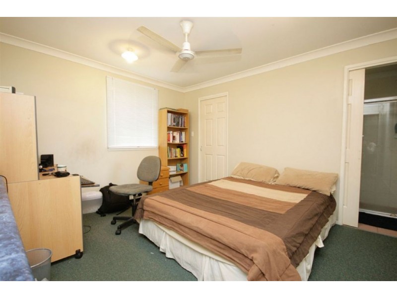 9 Grasspan Street, Zillmere QLD 4034