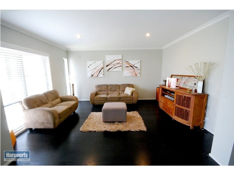 7 Seeana Cr, Bridgeman Downs QLD 4035